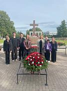 Свет памяти: акция "Зажги свечу" и торжественно-траурная церемония на Серафимовском кладбище